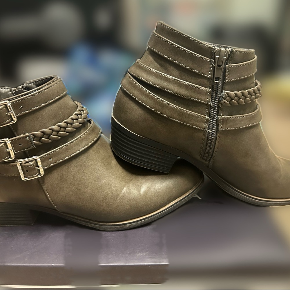 Nautica Women's Ankle Boots with Braided Straps *New in Box*